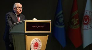 Bakan Güler: PKK'nın tüm uzantıları bir an önce silahlarını teslim etsin