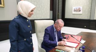 Cumhurbaşkanı Erdoğan Dijital Dünyada Çocuk Hakları Sözleşmesi'ni imzaladı