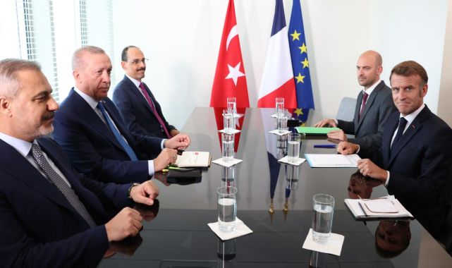 Cumhurbaşkanı Erdoğan, Macron ile bir araya geldi
