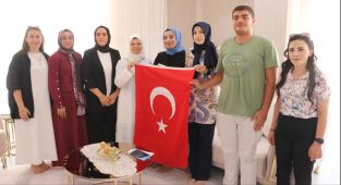 Cumhurbaşkanı Erdoğan'ın Terörsüz Türkiye mektubu Siirt'teki şehit ailesine ulaştı