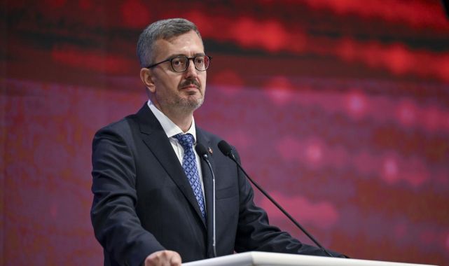 Cumhurbaşkanlığı İletişim Başkanı Duran, 12 Dev Adamı kutladı