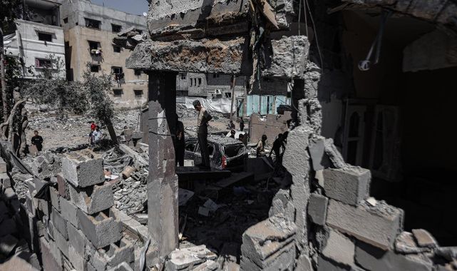 Katil İsrail'in bu sabah Gazze Şeridi'ne düzenlediği saldırılarda 20 Filistinli hayatını kaybetti