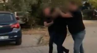Kocaeli'de hız uyarısı yapan kişiye saldıran 2 kişi yakalandı