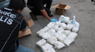 Mersin'de 31 kilo 550 gram sentetik uyuşturucu ele geçirildi