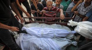 Soykırımcı İsrail'in Gazze Şeridi'ne düzenlediği saldırılarda 45 Filistinli hayatını kaybetti