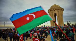 Azerbaycan, bağımsızlığını yeniden kazanmanın 34. yılını kutluyor