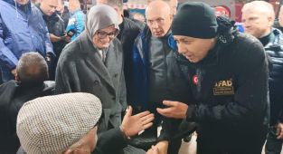 Bakan Yerlikaya, deprem bölgesinde incelemelerde bulundu