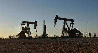 Brent petrolün varil fiyatı ABD'nin yeni Rusya yaptırımları sonrası yüzde 2'den fazla arttı