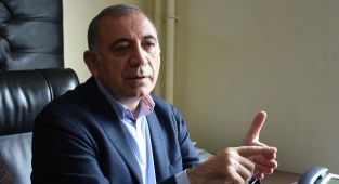 CHP İstanbul İl Kongresi'nin iptal davası ertelendi