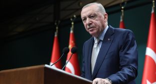 Cumhurbaşkanı Erdoğan, Erhürmanı tebrik etti