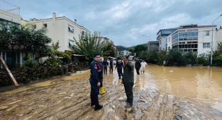 Foça'da selde kaybolan kişiyi arama çalışmaları sürüyor