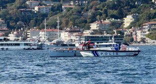 İstanbul Boğazında tekne ile kano çarpıştı: 4 kişi kurtarıldı