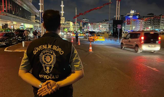 İstanbul'da yapılan polis uygulamasında 949 kişi gözaltına alındı