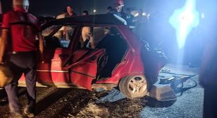 Mersin'de iki otomobilin çarpıştığı kazada 1 kişi öldü, 4 kişi yaralandı