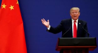 Trumptan Çin'e tarifelere ek yüzde 100 gümrük vergisi
