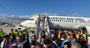 Türkiye'ye dönüşleri sağlanan 96 aktivist şikayetçi olarak ifade verdi