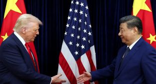 ABD Başkanı Trump ve Çin Devlet Başkanı Şi telefonda görüştü
