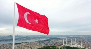 Fitch Ratings'ten Türkiye açıklaması: Ekonomik toparlanma peş peşe not artışlarını getirdi