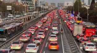 İstanbul'da trafik yoğunluğu yüzde 90'a ulaştı