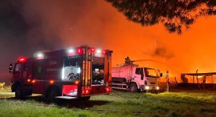 İzmir'de çöp depolama alanında yangın çıktı
