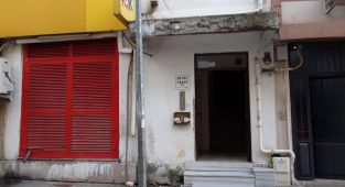 Kocaeli'de kolonlarında çatlak oluşan bina boşaltıldı