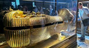 Tutankhamunun mezarı ilk kez tamamen sergileniyor
