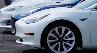 ABD'de Tesla Model 3'ün acil durum kapı açma mekanizmasıyla ilgili inceleme başlatıldı