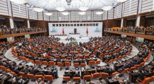 AK Parti'nin Terörsüz Türkiye raporu TBMM'ye sunuldu