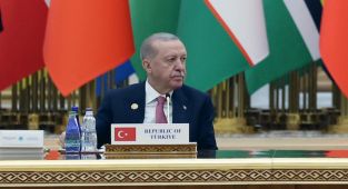Cumhurbaşkanı Erdoğan'dan Türkmenistan'da diplomasi trafiği