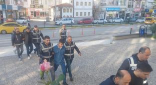 İzmir merkezli 12 ilde FETÖ operasyonu: 15 gözaltı
