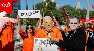 Katil Netanyahu İsrail'de protesto edildi