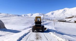 Van Bahçesaray kara yolu ulaşıma kapatıldı
