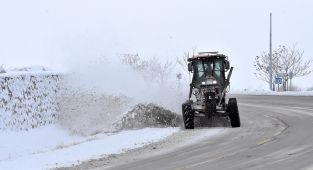 Van ve Bitliste kar engeli: 70 yol ulaşıma kapalı