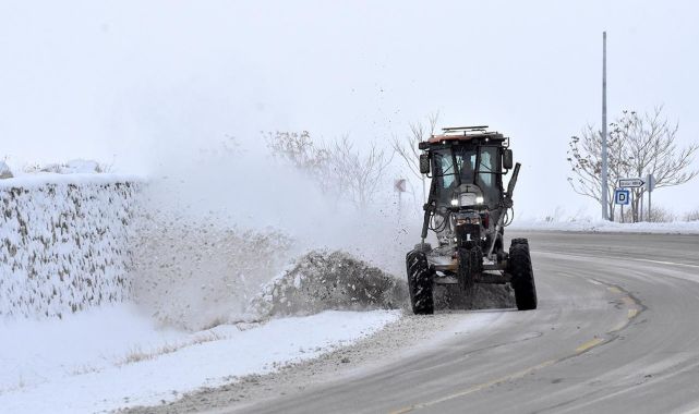Van ve Bitliste kar engeli: 70 yol ulaşıma kapalı