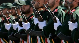 AB, İran Devrim Muhafızları Ordusunu terör listesine aldı