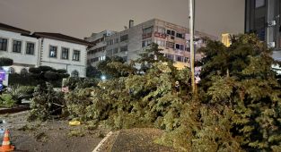 Antalya'da hortum etkili oldu