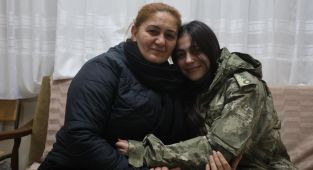 Asrın felaketinde komutanın üşümesin diye verdiği montu 3 yıldır geri vermek için saklıyor