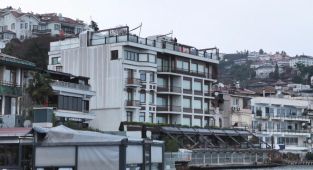 Bebek'teki otelin kaçak eklentileri yıkıldı