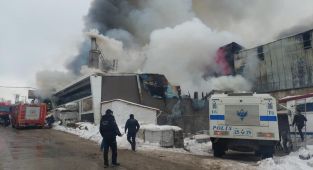Erzurum'da bir iş yerinde çıkan yangında 2 kişi öldü, 6 kişi yaralandı