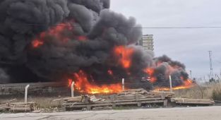İstanbul'da depo yangını