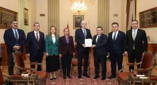 Kartalkaya'daki yangını Araştırma Komisyonu, raporunu TBMM Başkanı Kurtulmuş'a sundu