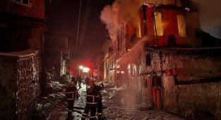 Kastamonu'da tarihi konak küle döndü