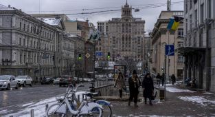 Ukrayna'da başkent Kiev'in de olduğu birçok şehirde elektrik kesintileri yaşanıyor