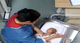 5 günlük bebeği engelli bırakan hemşire başka bir bebeğe de şiddet uygulamış