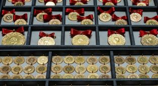 Altının gramı 7 bin 323 liradan işlem görüyor
