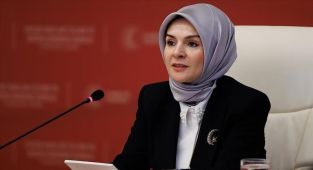 Bakan Göktaş'tan çocukların sosyal medya kullanımına ilişkin paylaşım