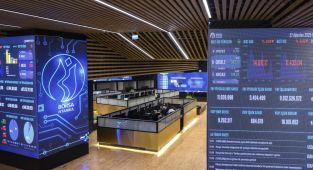 Borsa rekor seviyeden kapandı