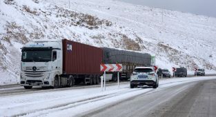 Doğu ve İç Anadolu'da ulaşıma kar ve tipi engeli