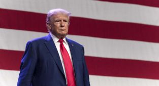 Donald Trump küresel tarifeleri 15'e yükseltti