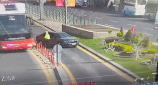 Dur ihtarına uymayan CHP şoförünün davası sürüyor.